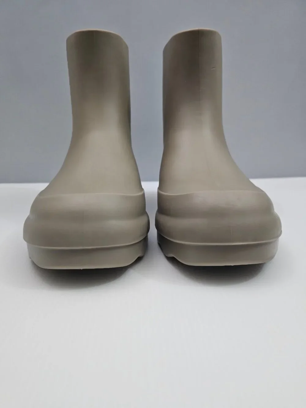 Vince Nia Water Resistant Rain Boots Womens 10 Beige Taupe Platform Ankle Boot